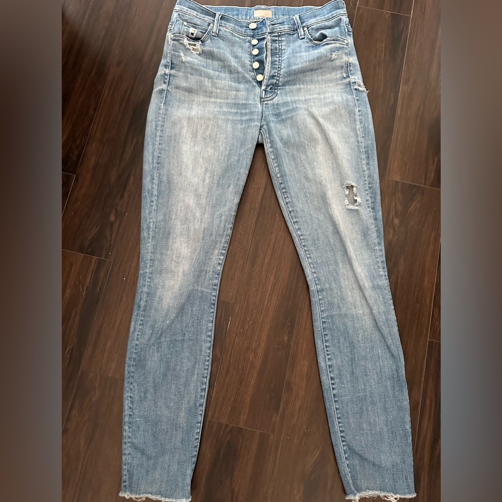 Mother jeans size US 27. Distressed. High waisted